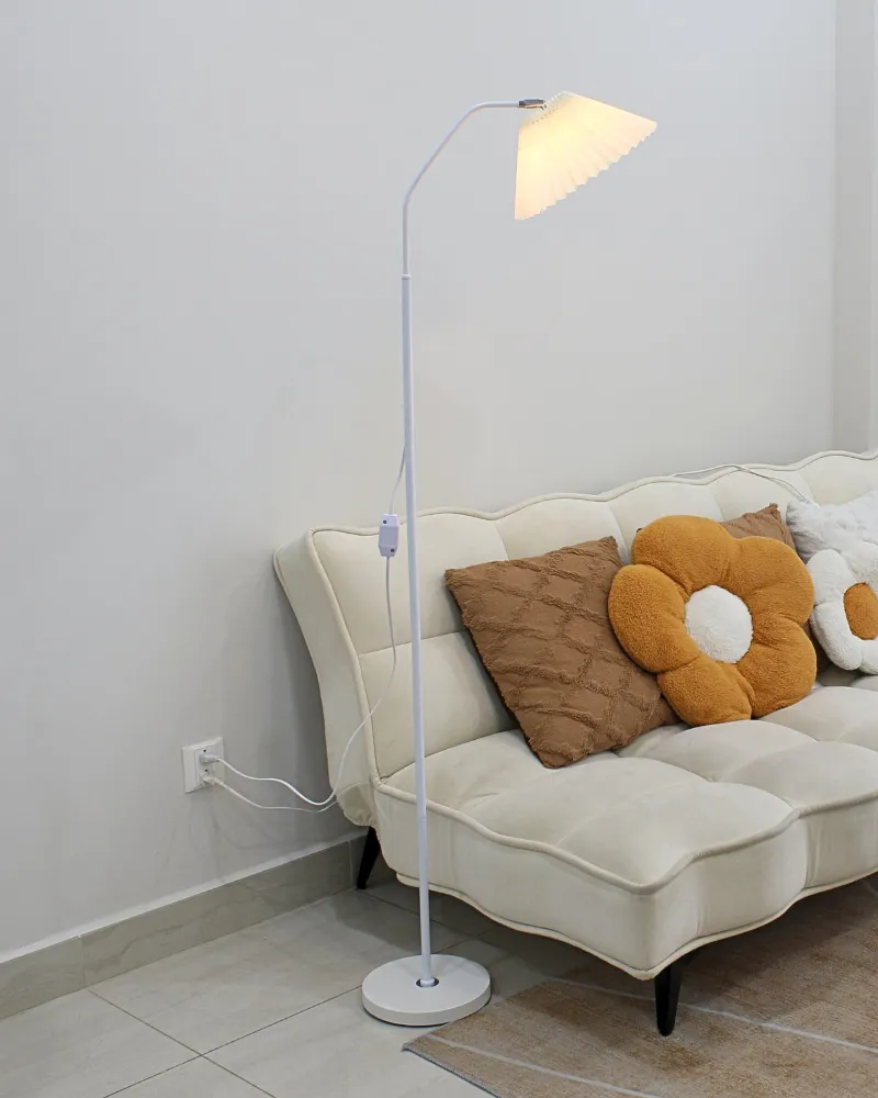 2. CHẤT LIỆU VÀ PHÂN LOẠI ĐÈN CÂY ĐỨNG ĐÈN SÀN KT6