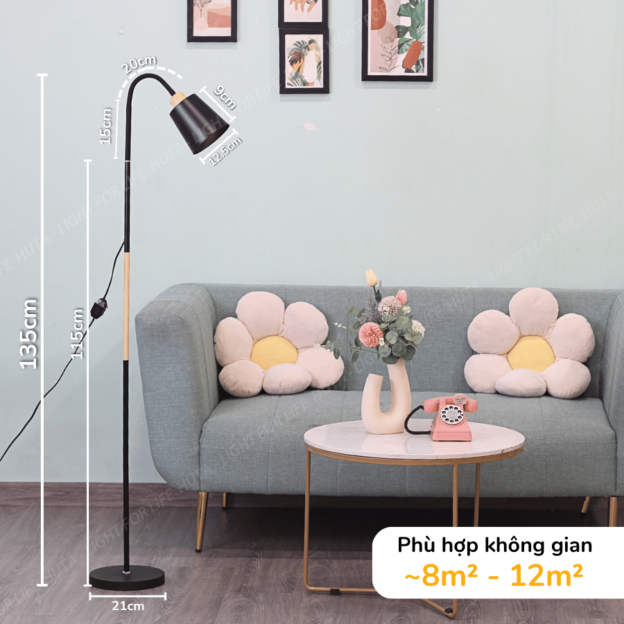 1. Đèn cây đứng mã KT05 có gì nổi bật?