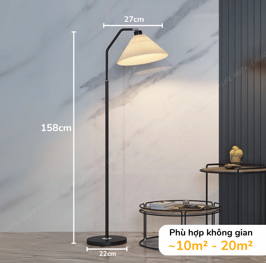 1. Đèn cây đứng mã KT06 có gì nổi bật?