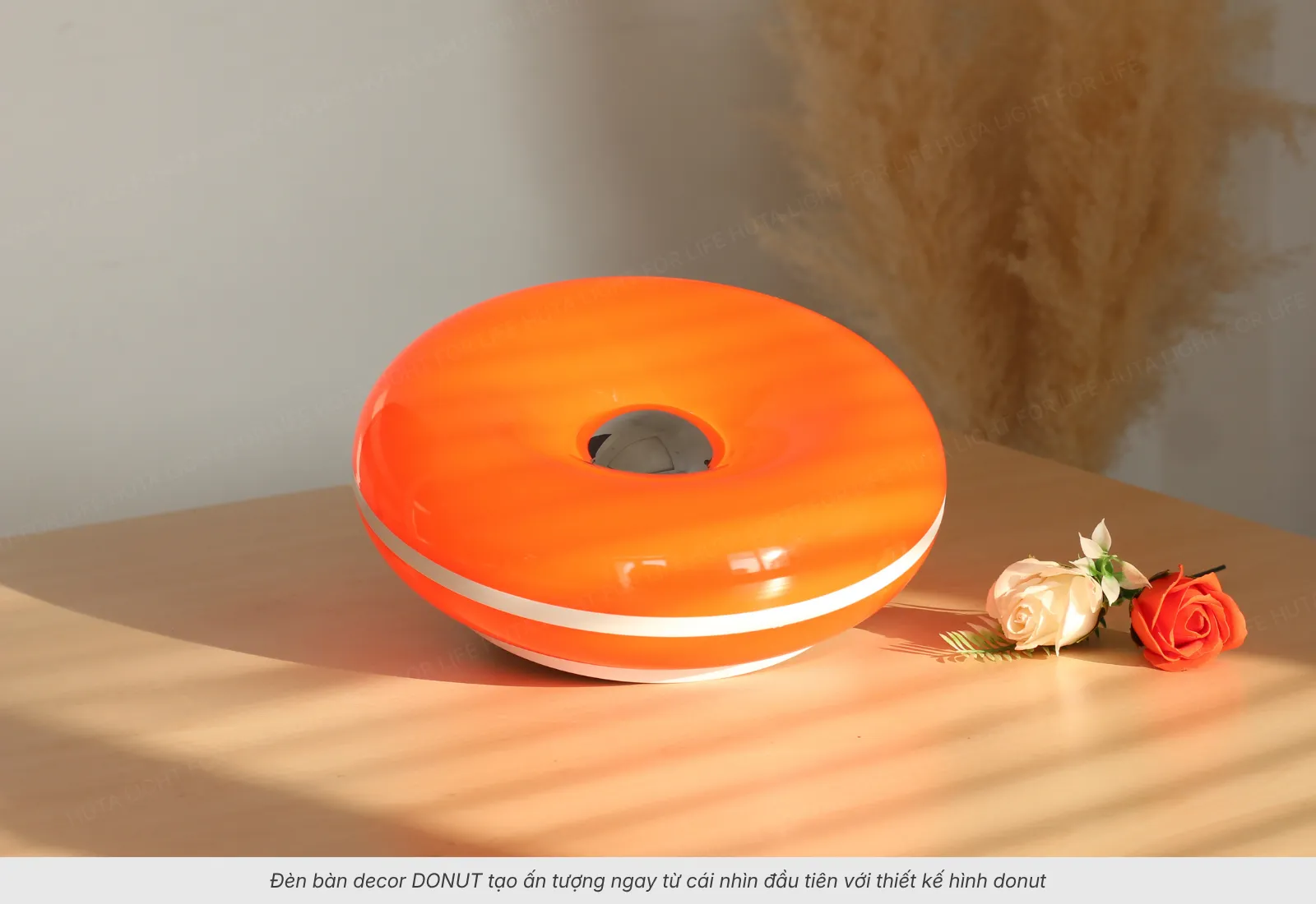 2.2 Đèn Bàn Decor DONUT - Tạo Hình Vòng Tròn Nổi Bật