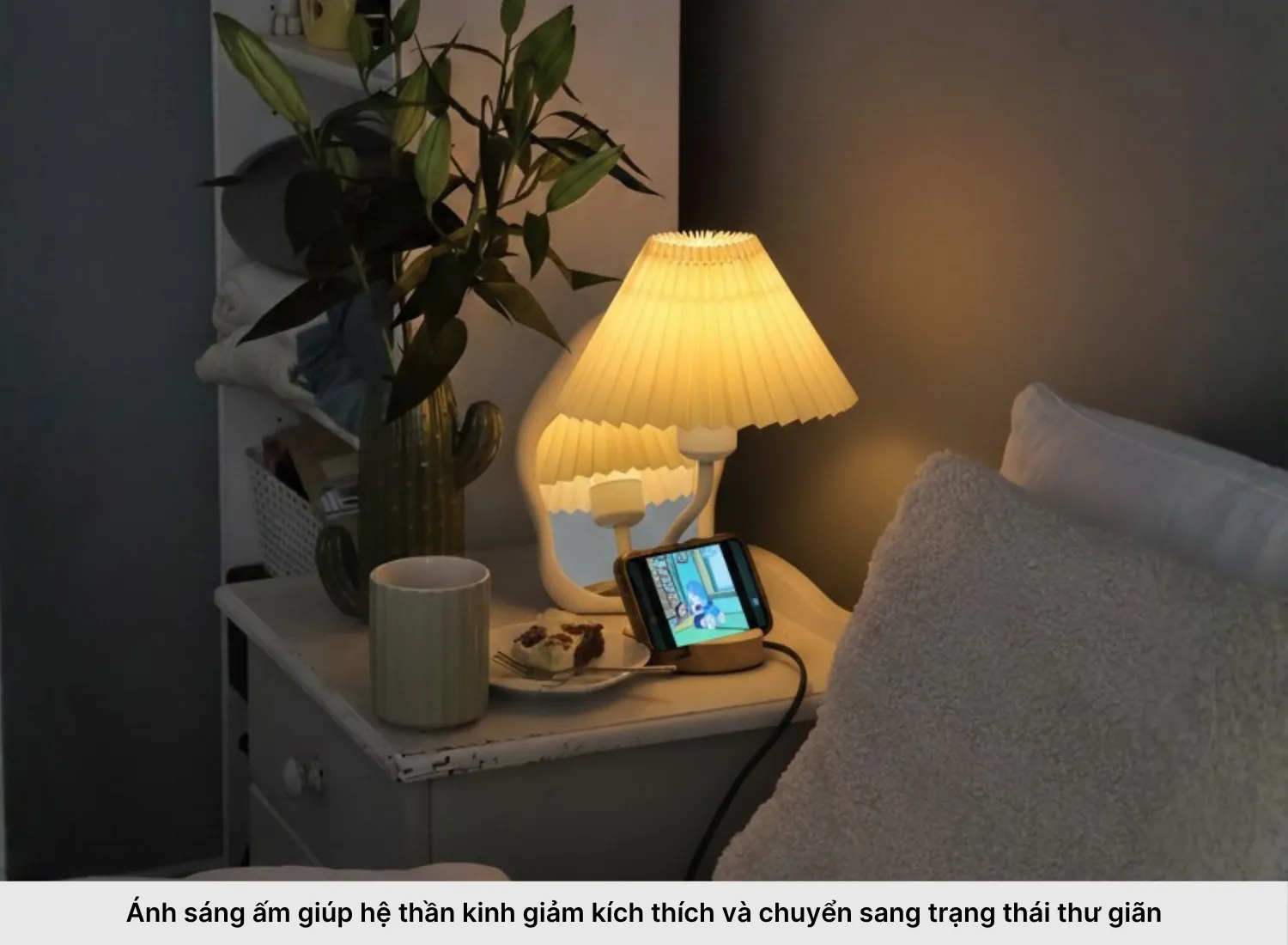 2. Đèn ngủ ánh sáng vàng theo cơ chế ảnh hưởng nhịp sinh học