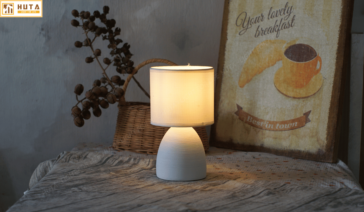 Đèn Ngủ Để Bàn Sứ HUTA S2 Decor Phòng Ngủ, Điều Chỉnh Độ Sáng, Ánh Sáng Vàng