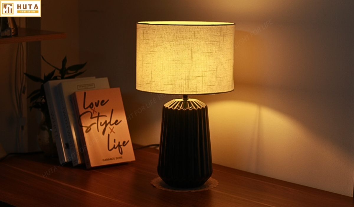 Đèn Ngủ Để Bàn Gốm Sứ Cao Cấp HUTA Light For Life S17 Điều Chỉnh Độ Sáng, Ánh Sáng Vàng