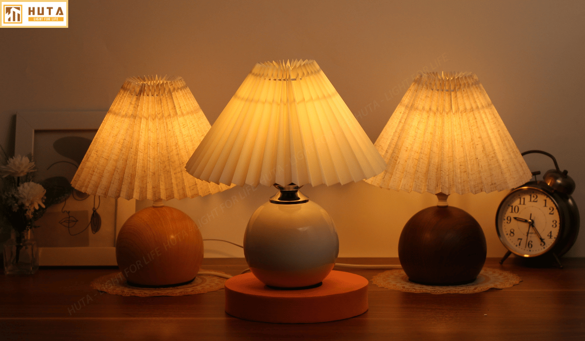 Đèn Ngủ Để Bàn Sứ HUTA S8T8 Điều Chỉnh Độ Sáng, Ánh Sáng Vàng, Bảo Hành 24 Tháng