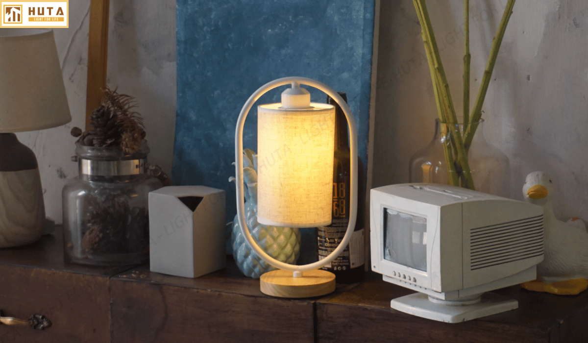 Đèn Ngủ Để Bàn Gỗ HUTA G6 Điều Chỉnh Độ Sáng, Ánh Sáng Vàng, Bảo Hành 24 Tháng