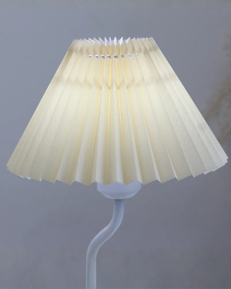 2. CHẤT LIỆU VÀ PHÂN LOẠI ĐÈN NGỦ ĐỂ BÀN G8