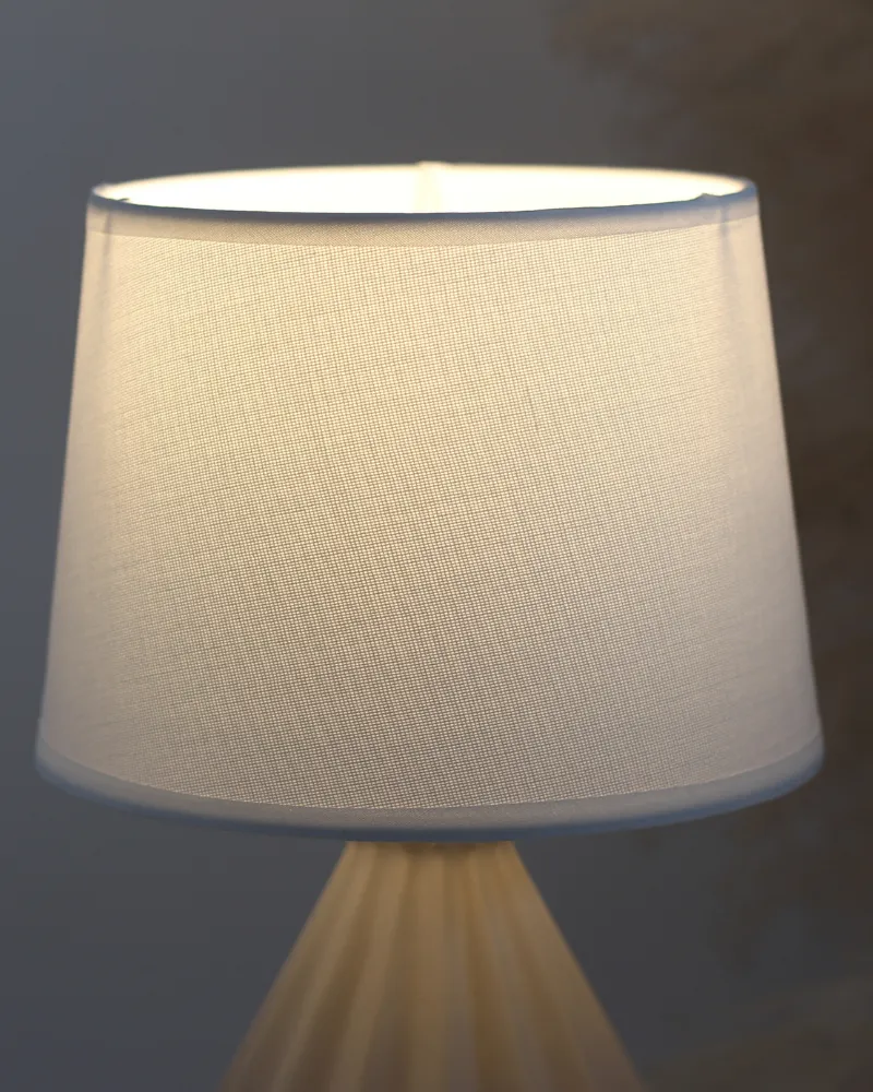 2. CHẤT LIỆU VÀ PHÂN LOẠI ĐÈN NGỦ ĐỂ BÀN S13