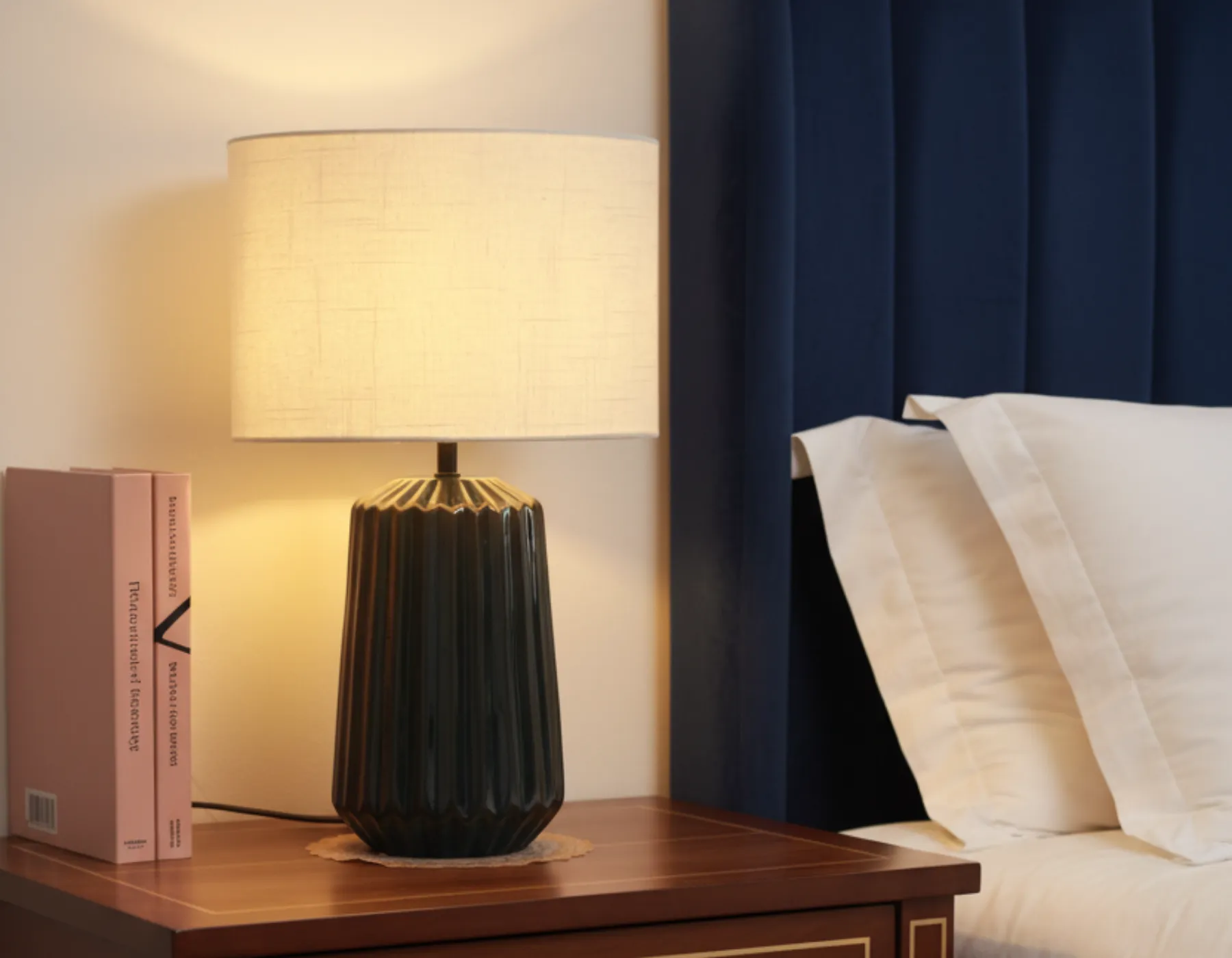 6. KHÔNG GIAN PHÙ HỢP VỚI ĐÈN NGỦ ĐỂ BÀN S17