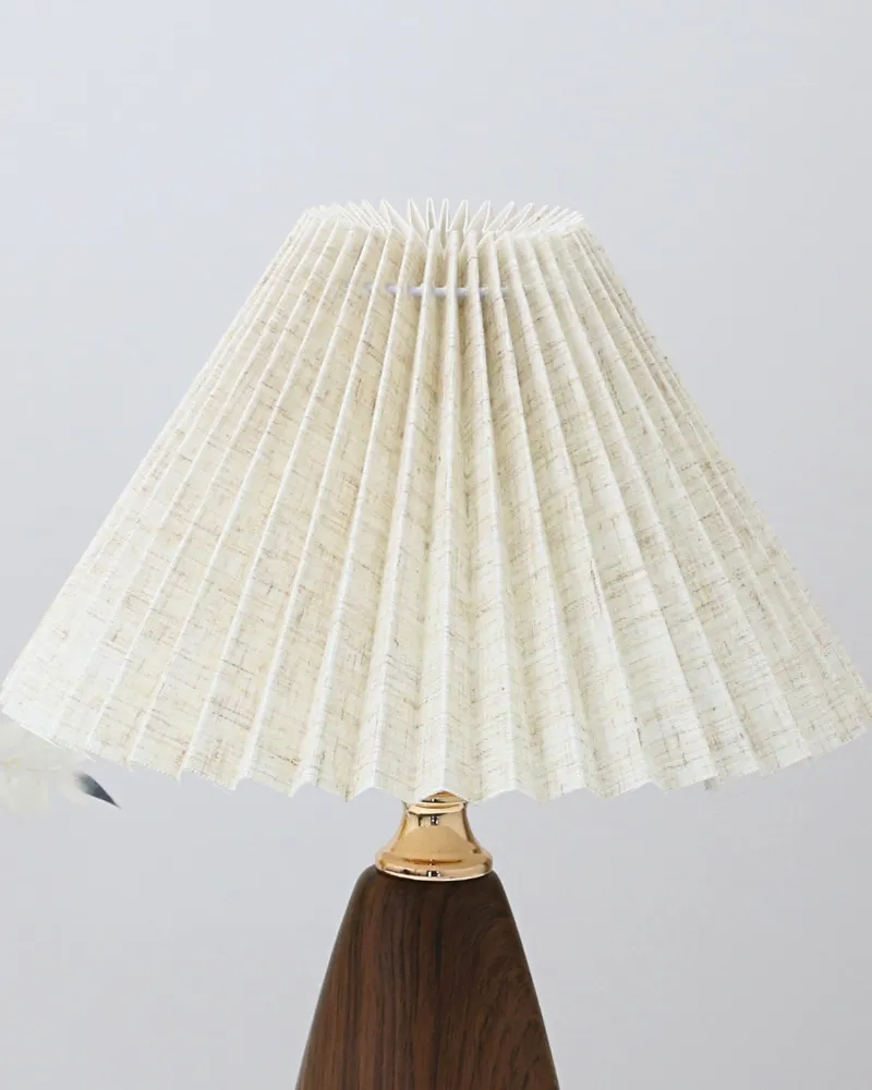 2. CHẤT LIỆU VÀ PHÂN LOẠI ĐÈN NGỦ ĐỂ BÀN T10