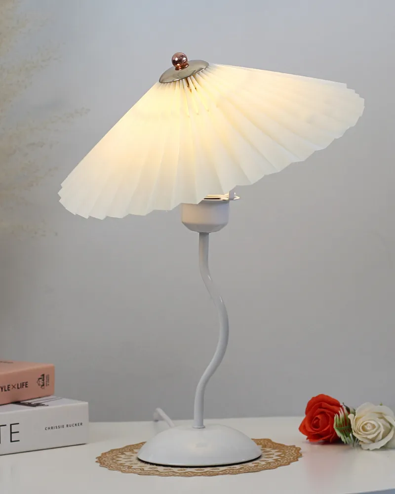 2. CHẤT LIỆU VÀ PHÂN LOẠI ĐÈN NGỦ ĐỂ BÀN T11