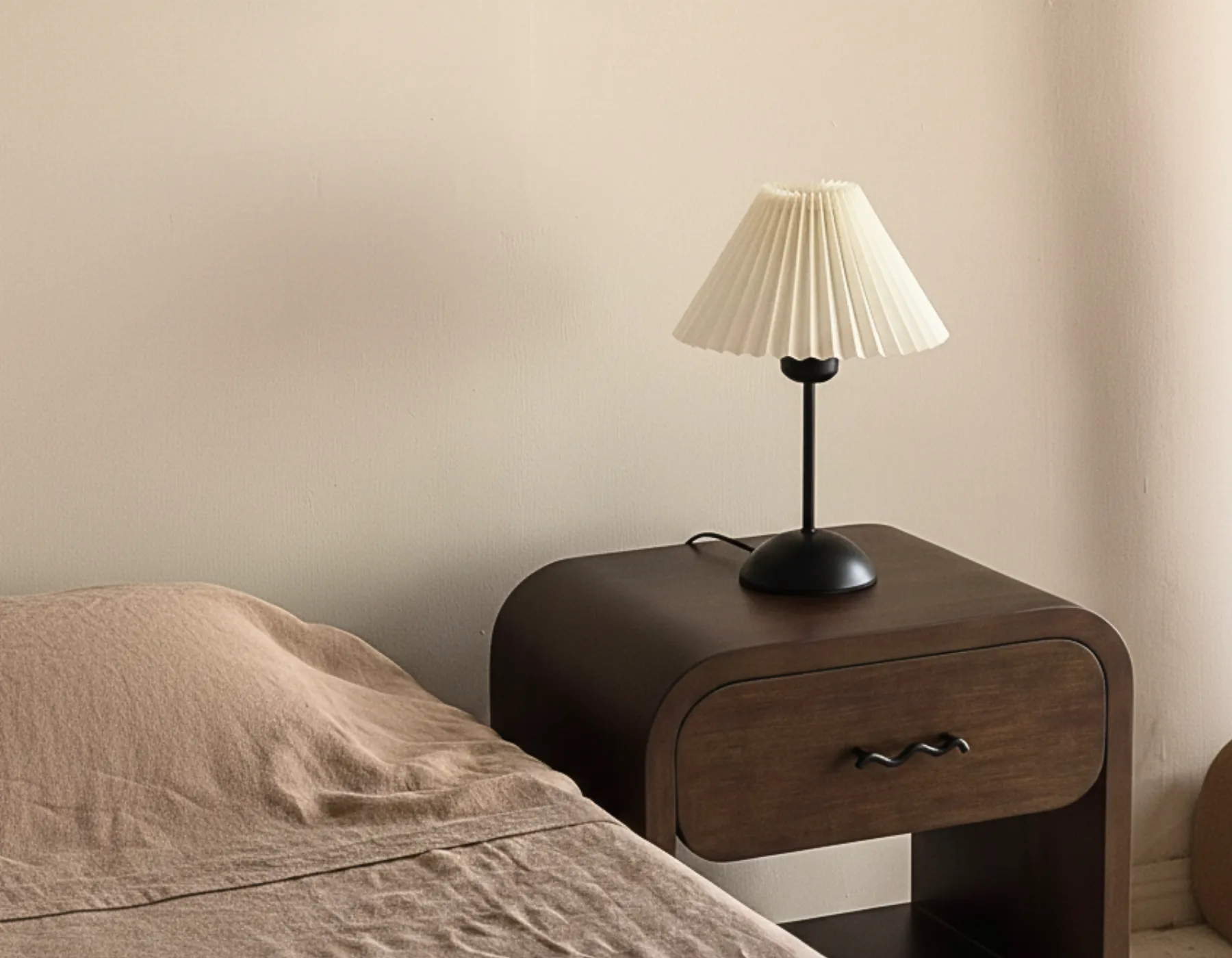 6. KHÔNG GIAN PHÙ HỢP VỚI ĐÈN NGỦ ĐỂ BÀN T13