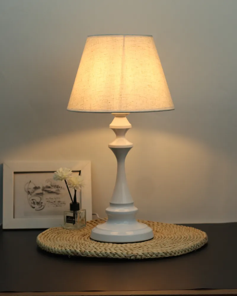 2. CHẤT LIỆU VÀ PHÂN LOẠI ĐÈN NGỦ ĐỂ BÀN T2