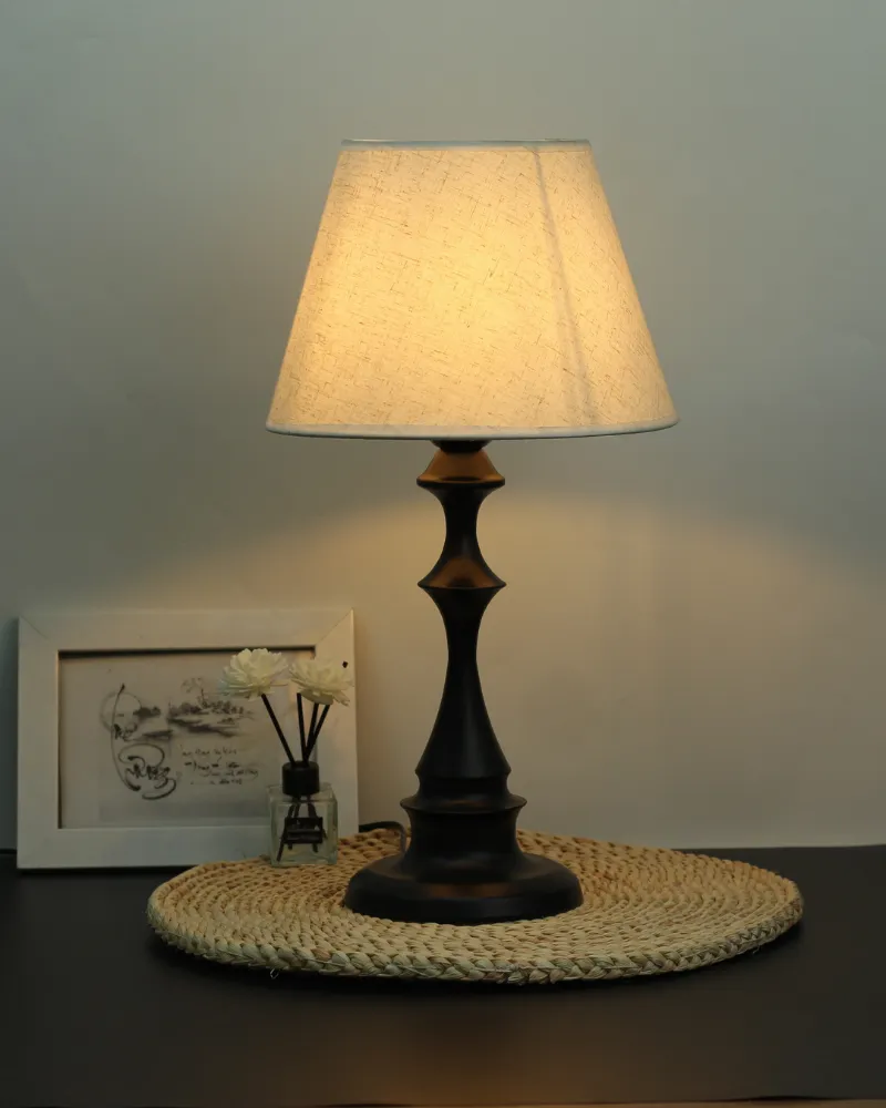 2. CHẤT LIỆU VÀ PHÂN LOẠI ĐÈN NGỦ ĐỂ BÀN T2