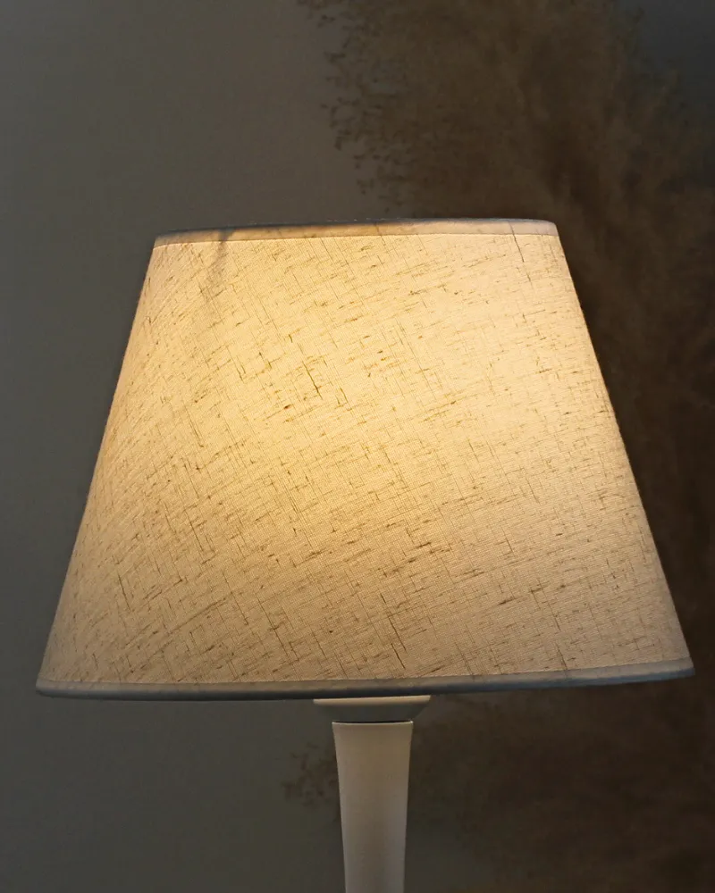 2. CHẤT LIỆU VÀ PHÂN LOẠI ĐÈN NGỦ ĐỂ BÀN T3