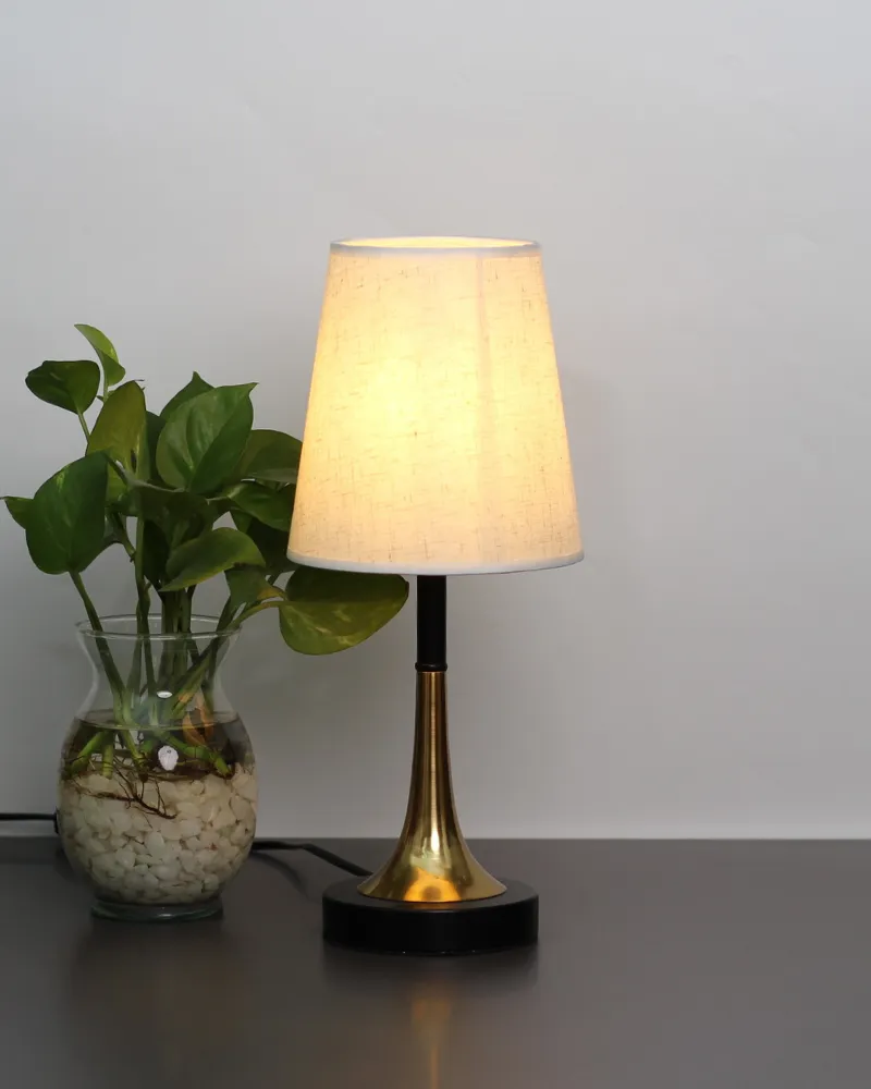 2. CHẤT LIỆU VÀ PHÂN LOẠI ĐÈN NGỦ ĐỂ BÀN T5