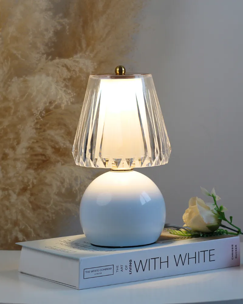 2. CHẤT LIỆU VÀ PHÂN LOẠI ĐÈN NGỦ ĐỂ BÀN T12