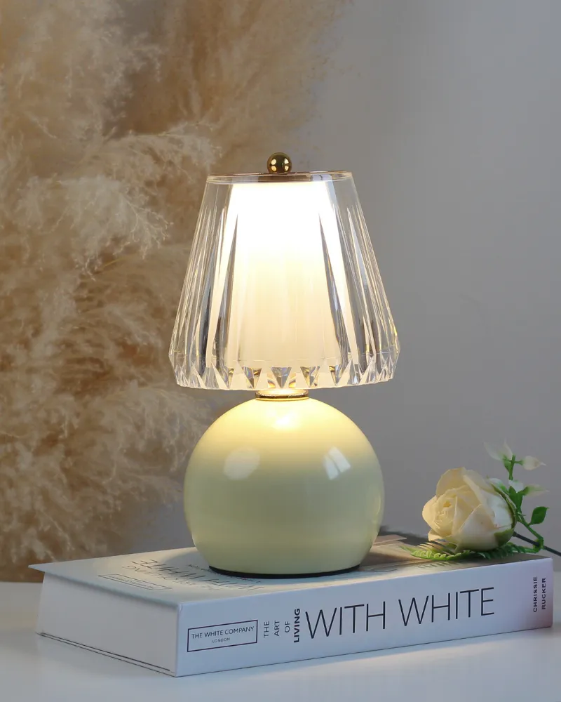 2. CHẤT LIỆU VÀ PHÂN LOẠI ĐÈN NGỦ ĐỂ BÀN T12