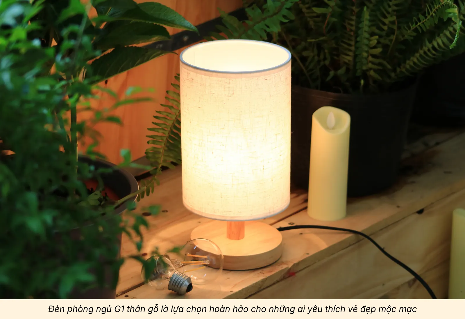 2.1 Đèn Phòng Ngủ G1 Thân Gỗ Phong Cách Vintage