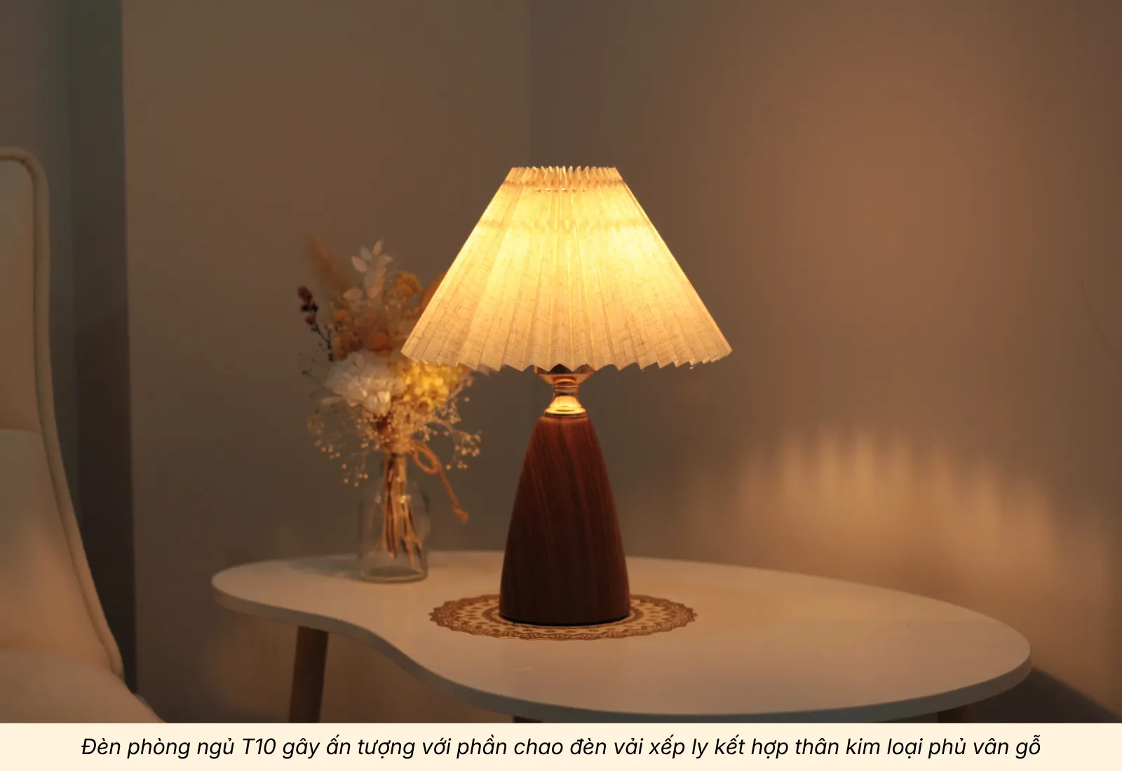 2.2 Đèn Phòng Ngủ T10 Chao Vải Xếp Ly Hàn Quốc