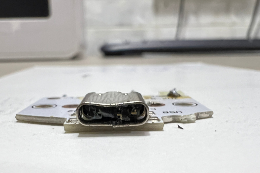 Hướng Dẫn Cách Cắm Sạc Đúng Cách Để Bảo Vệ Đèn Bàn Led Pin Sạc Nhà Hàng, Quán Bar