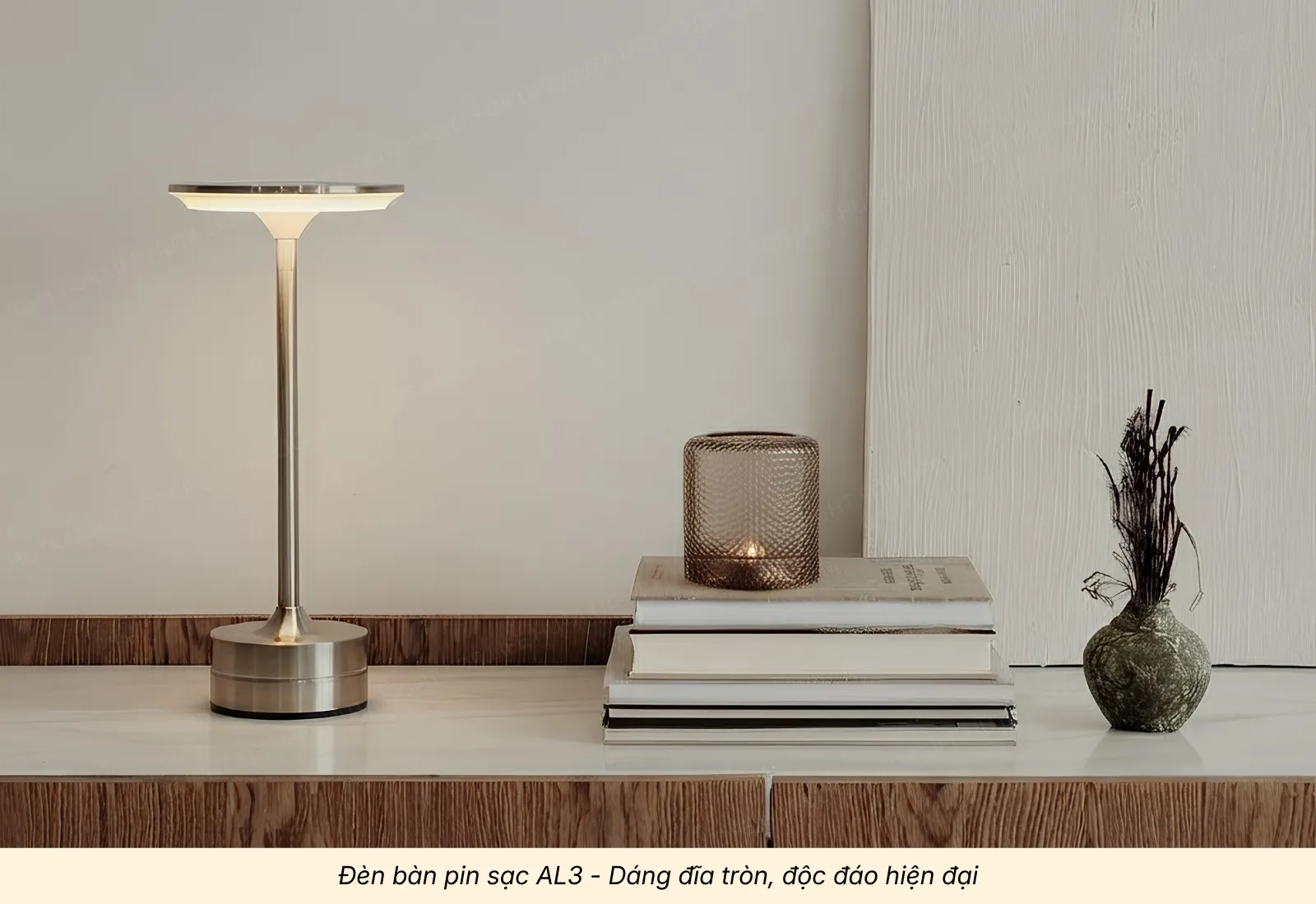2.5 Đèn bàn pin sạc AL3 - Dáng đĩa tròn, độc đáo hiện đại
