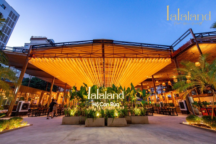 Lalaland Hồ Con Rùa - Khu vườn ẩm thực và âm nhạc