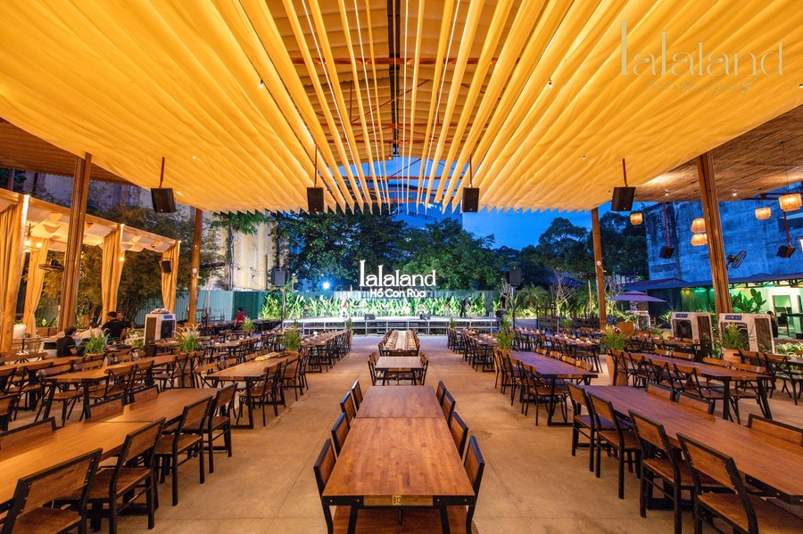 Lalaland Hồ Con Rùa - Khu vườn ẩm thực và âm nhạc