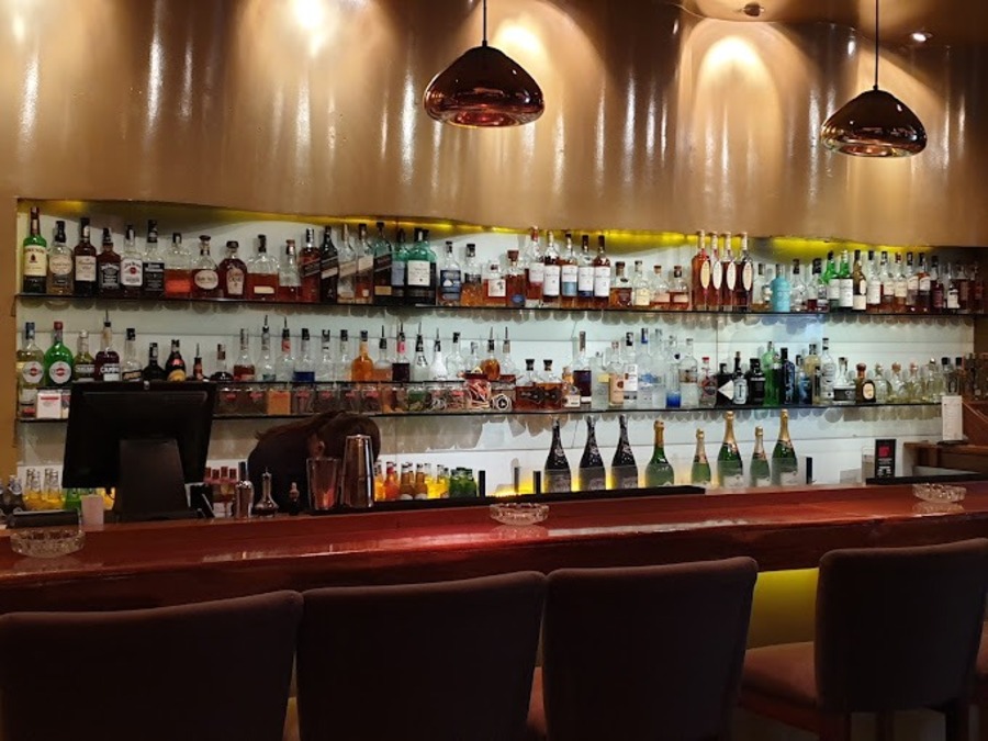 HUTA Bảo Trì Đèn Bàn Nhà Hàng tại XU Restaurant & Lounge