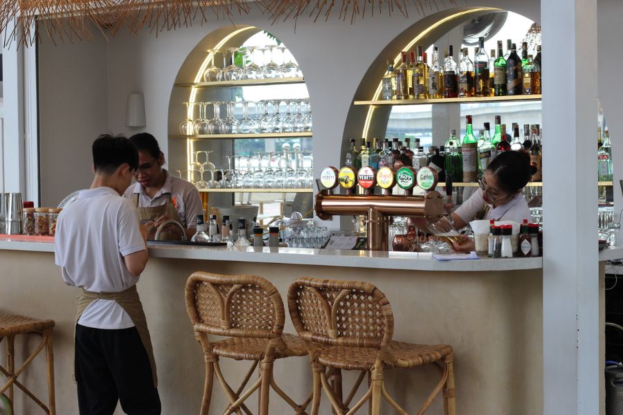 HUTA Bảo Trì Đèn Bàn Nhà Hàng Tại Satsuma House - Thảo Điền, Quận 2