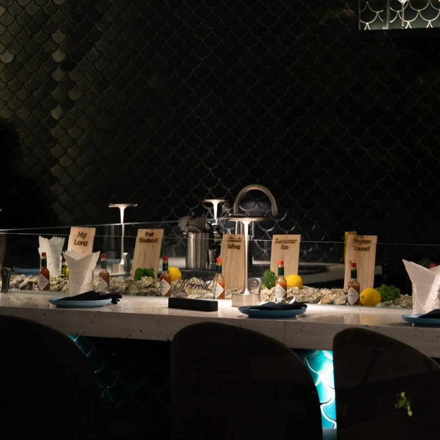 HUTA Cung Cấp Đèn Bàn Led Nhà Hàng cho Nanaimo Oyster Bar