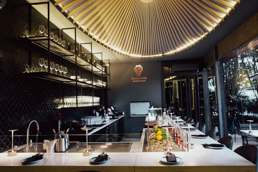 HUTA Cung Cấp Đèn Bàn Led Nhà Hàng cho Nanaimo Oyster Bar