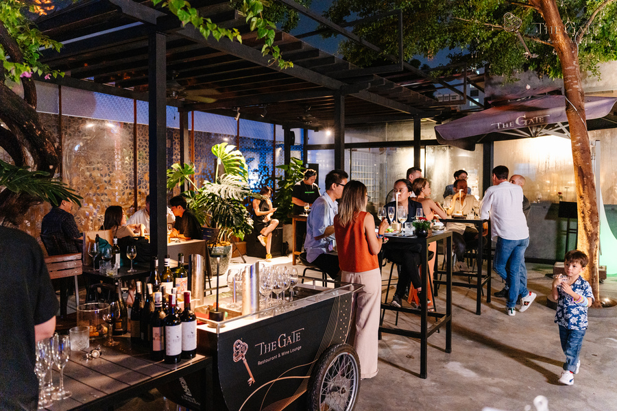 HUTA Cung Cấp Đèn Bàn Nhà Hàng Quán Bar Cho The Gate - Wine Dining