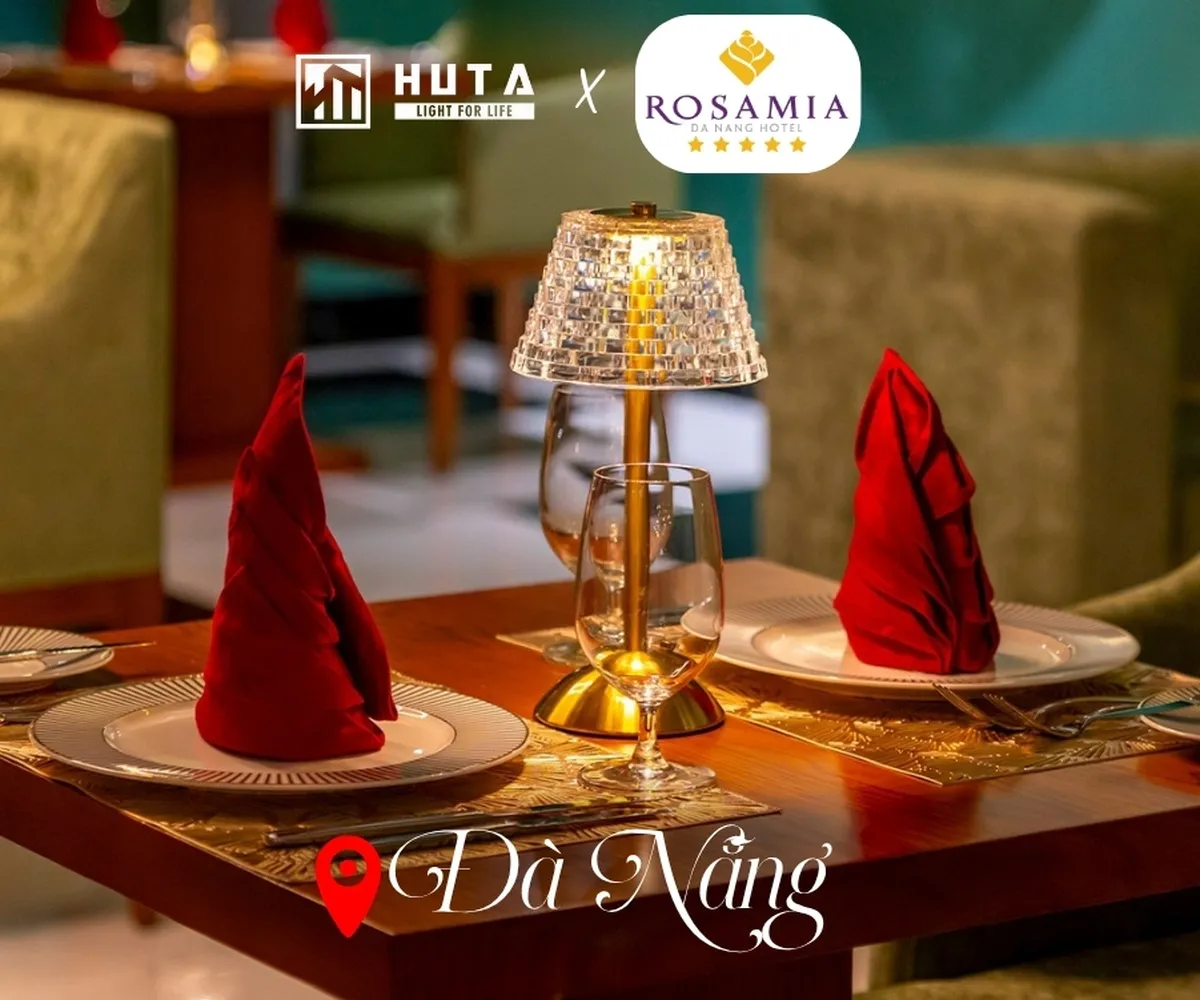 Hình Ảnh Đèn Bàn Led Tại Khách sạn 5 sao - Rosamia Đà Nẵng