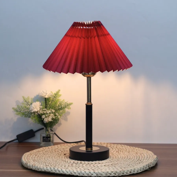 Đèn Ngủ Để Bàn Xếp Ly HUTA Light For Life T9 Kiểu Dáng Châu Âu, Điều Chỉnh Độ Sáng Decor Phòng Ngủ