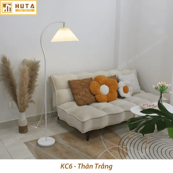 Đèn Cây Đứng Decor HUTA Light For Life KC06 Thân Kim Loại Cong, 3 Màu Ánh Sáng, Bảo Hành 24 Tháng