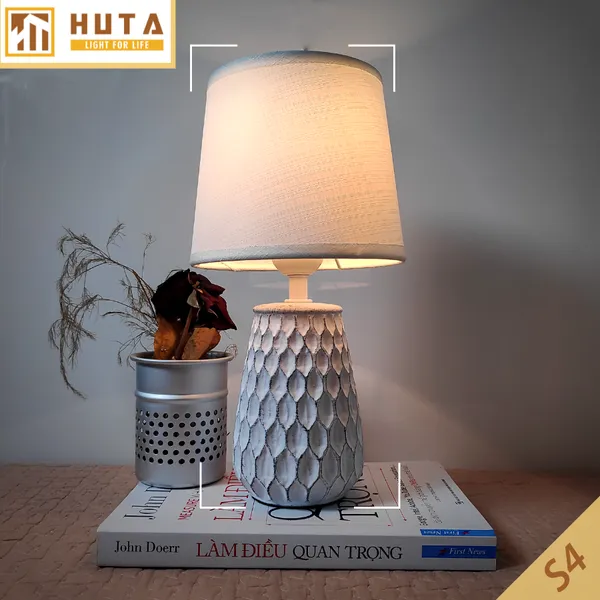 Đèn Ngủ Để Bàn Sứ HUTA S4