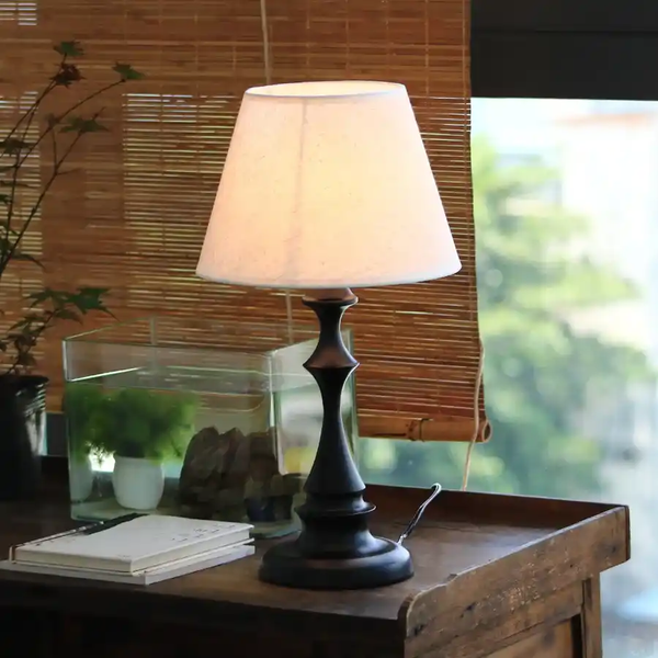 Đèn Ngủ Để Bàn Thép HUTA Light For Life T2 Sang Trọng Điều Chỉnh Độ Sáng, Bóng Led Sáng Vàng