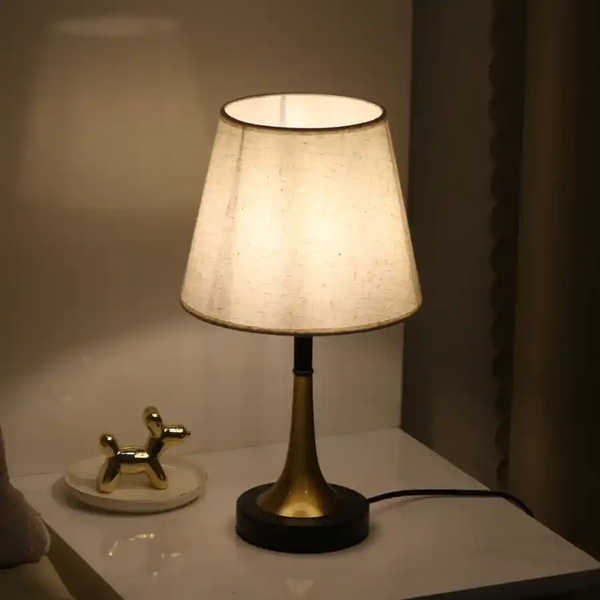 Đèn Ngủ Để bàn HUTA Light For Life T5 Sang Trọng Điều Chỉnh Độ Sáng, Bóng Led Sáng Vàng  