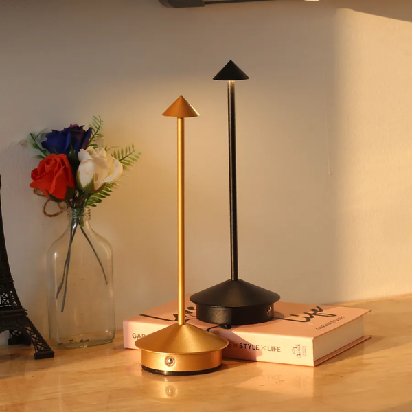 Đèn Bàn Cảm Ứng Hiện Đại HUTA Light For Life TAMGIAC Bảo Hành 18 Tháng, Điều Chỉnh Độ Sáng