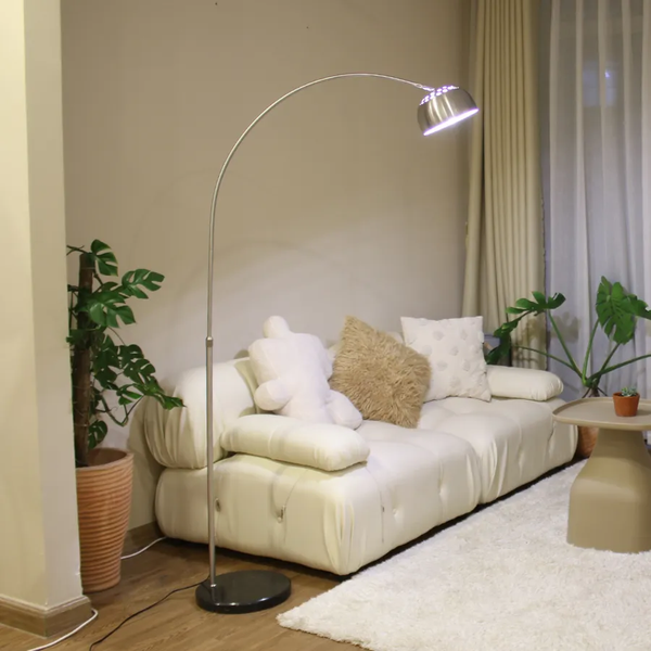 Đèn Cây Đứng HUTA Light For Life KC3 Thân Cong Thân Thép, Bóng Led Ánh Sáng Vàng