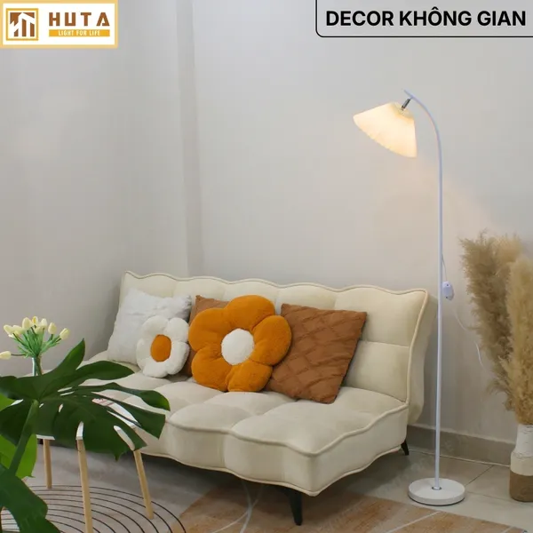 Đèn Cây Đứng Decor HUTA Light For Life KT07 Thân Kim Loại, Chao Xếp Ly, Điều Chỉnh Ánh Sáng Vàng