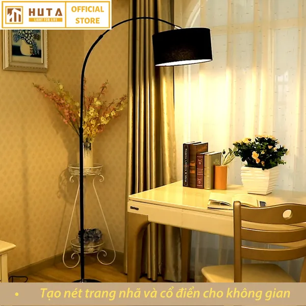 Đèn Cây Đứng HUTA KC2 Thân Thép Chống Gỉ, Bóng Led Ánh Sáng Vàng