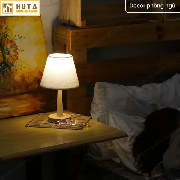 Đèn Ngủ Để Bàn HUTA Light For Life G2 Điều Chỉnh Độ Sáng, Ánh Sáng Vàng, Bảo Hành 24 Tháng