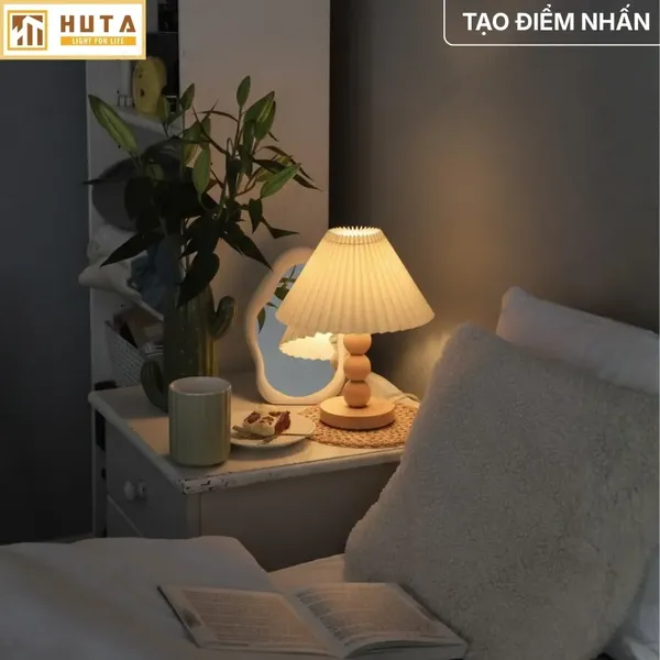 Đèn Ngủ Để Bàn HUTA Light For Life G7 Thân Gỗ Chắc Chắn, Chao Xếp Ly Vintage, 3 Màu Ánh Sáng