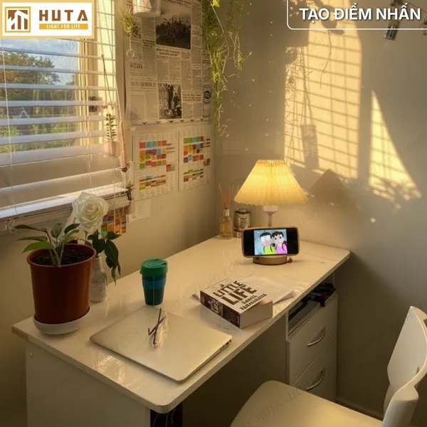 Đèn Ngủ Để Bàn HUTA Light For Life G8 Chao Vải Xếp Ly, Điều Chỉnh Độ Sáng, Kèm Gác Điện Thoại 