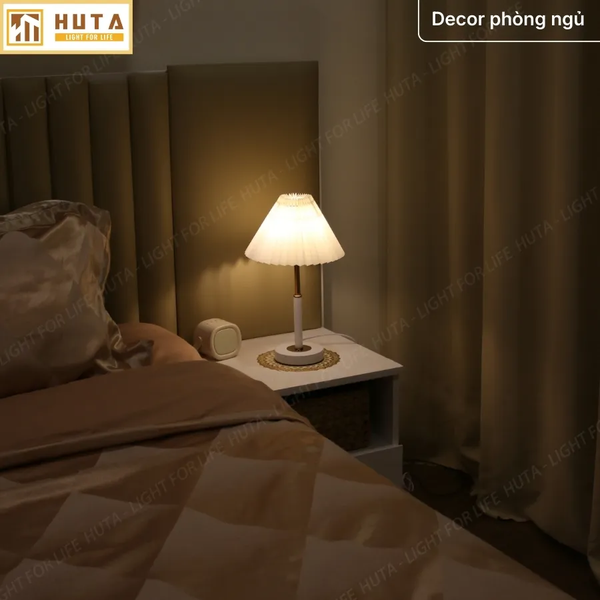 Đèn Ngủ Để Bàn Xếp Ly HUTA Light For Life T9 Kiểu Dáng Châu Âu, Điều Chỉnh Độ Sáng Decor Phòng Ngủ