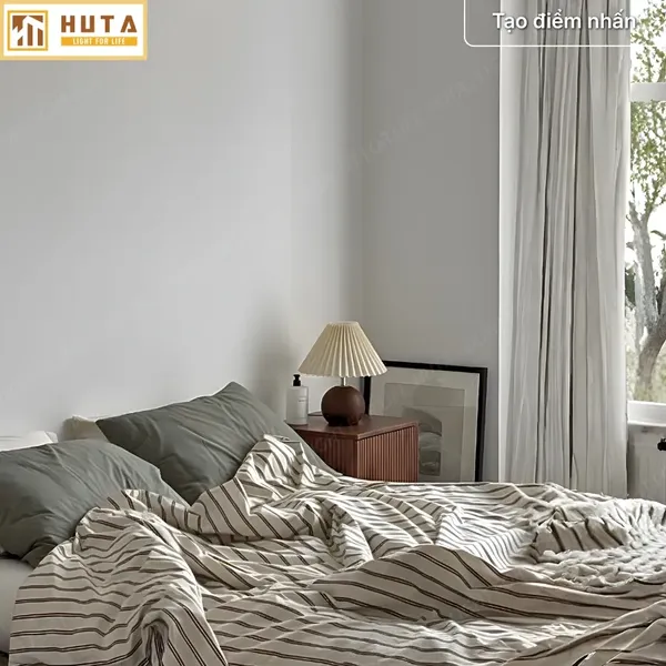 Đèn Ngủ Để Bàn HUTA Light For Life T8 Điều Chỉnh Độ Sáng, Ánh Sáng Vàng, Bảo Hành 24 Tháng