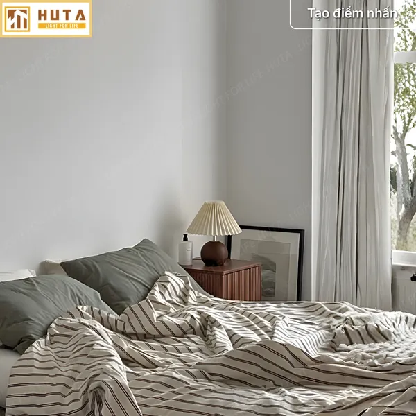 Đèn Ngủ Để Bàn HUTA Light For Life T8 Điều Chỉnh Độ Sáng, Ánh Sáng Vàng, Bảo Hành 24 Tháng