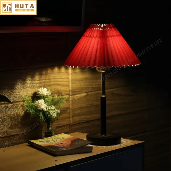 Đèn ngủ để bàn xếp ly HUTA Light For Life T9 kiểu dáng châu âu, điều chỉnh độ sáng decor phòng ngủ