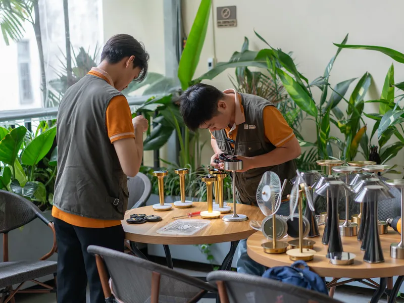 HUTA Bảo Trì Đèn Nhà Hàng tại Heli Vegetarian Bistro - 92 Hoa Cúc